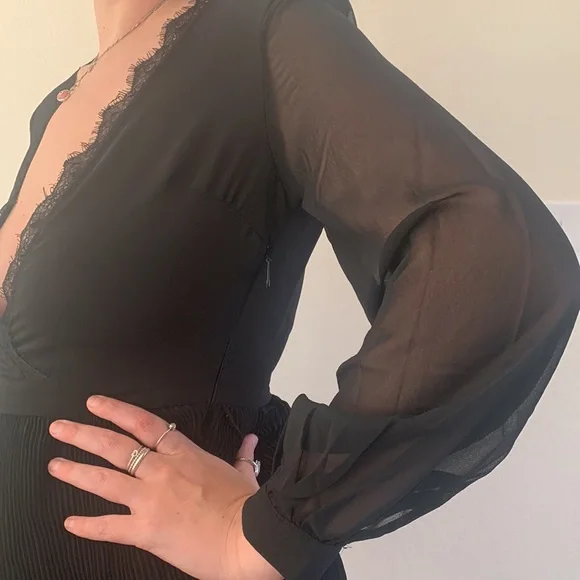Topshop Mini Dress Size 4 Sheer Black Long Sleeve V-Neck Pleated Tiered NWT! $75 - Picture 9 of 16